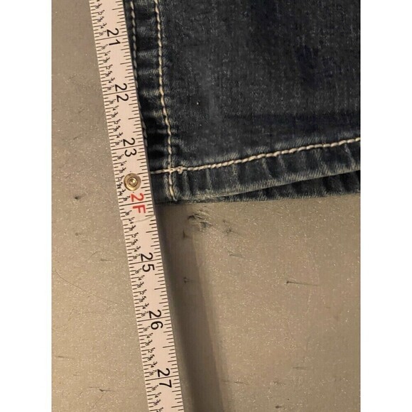 Miss Me Boyfriend Capri Women’s Size 27 Crop Embroidered Jeans JB5501P2 ~ EUC - Picture 7 of 7